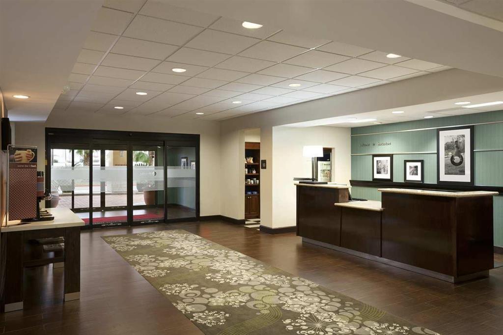Hampton & Houston-westchase Otel 3*